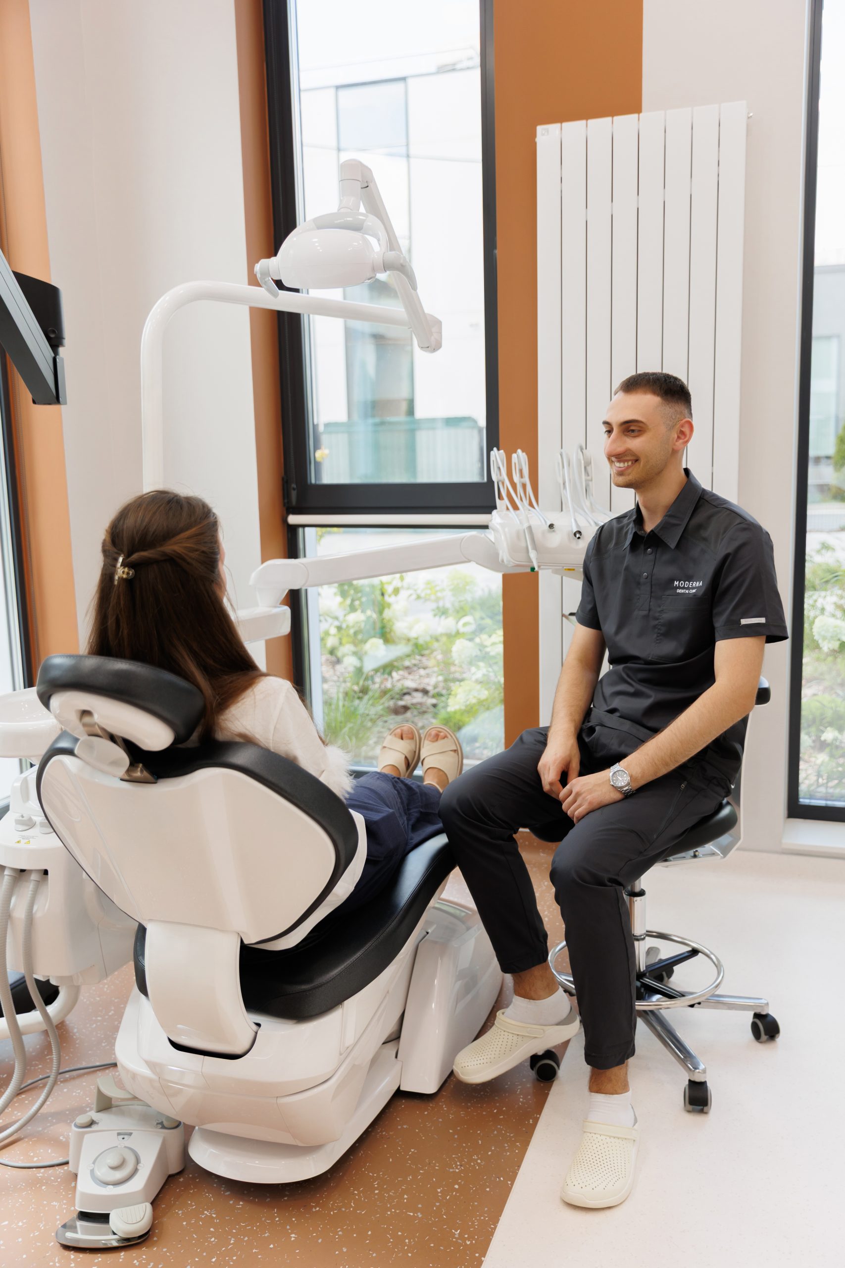 Консультація в Moderna Dental Clinic